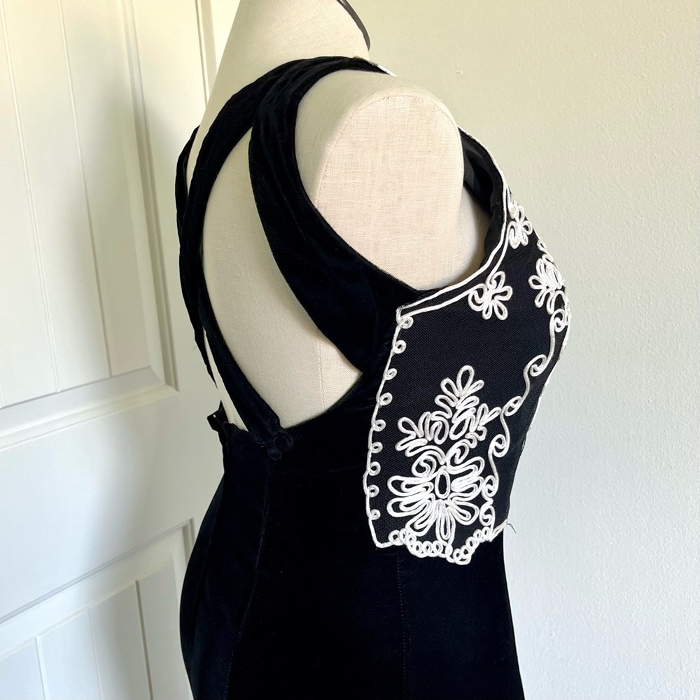 Vintage Scott McClintock Floor Length Embroidered Velvet Evening Dress with Slit - Picture 6 of 12